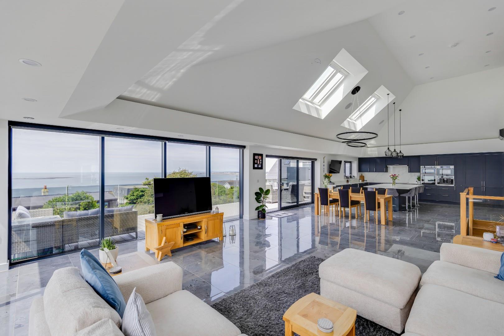 West Farm Close, Ogmore-By-Sea, Vale of Glamorgan, CF32 0PT